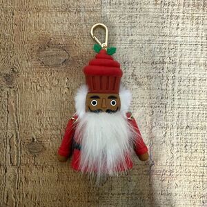 Bath & Body Works Wearable Nutcracker  Hand Sanitizer Pocket Bac Holder Light Up